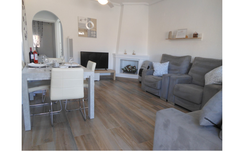 5 Bedroom 3 Bathroom Semi-Detached in Villamartin