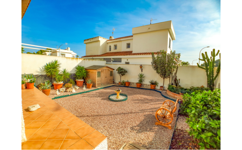 3 Bedroom 3 Bathroom Semi-Detached in Orihuela Costa