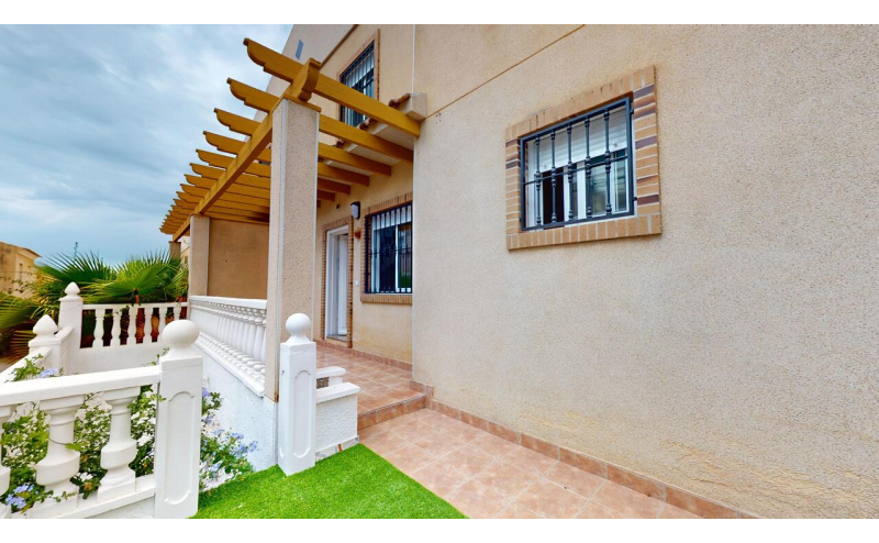 3 Bedroom 2 Bathroom Town House in Villamartin