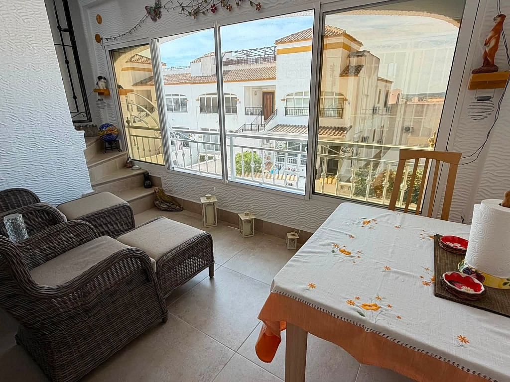 For sale - TOP FLOOR 2 BED 1 BATH APARTMENT -  - Alicante