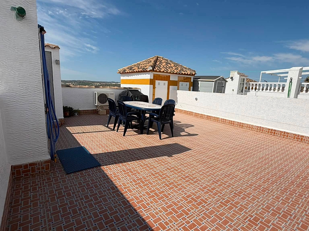 For sale - TOP FLOOR 2 BED 1 BATH APARTMENT -  - Alicante