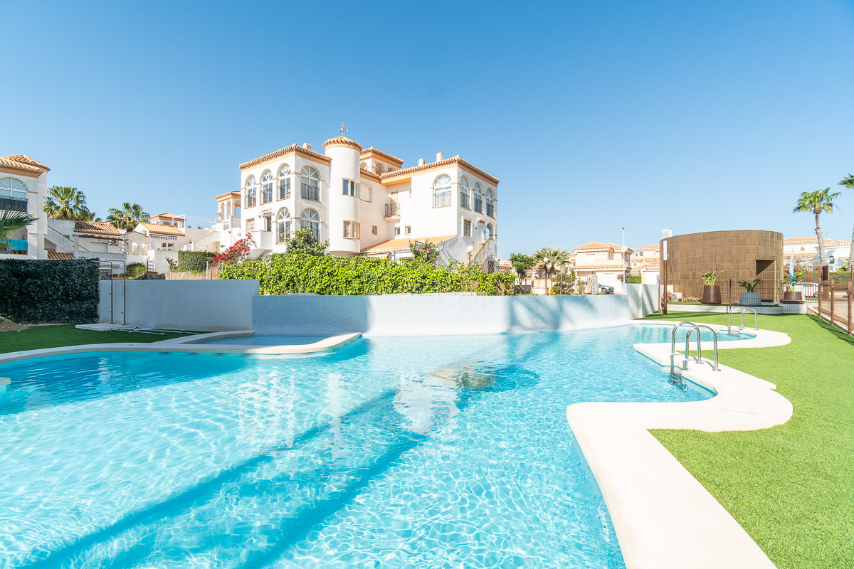 For sale - 3 Bedroom 2 Bathroom penthouse in Orihuela Costa - Orihuela Costa  - Alicante