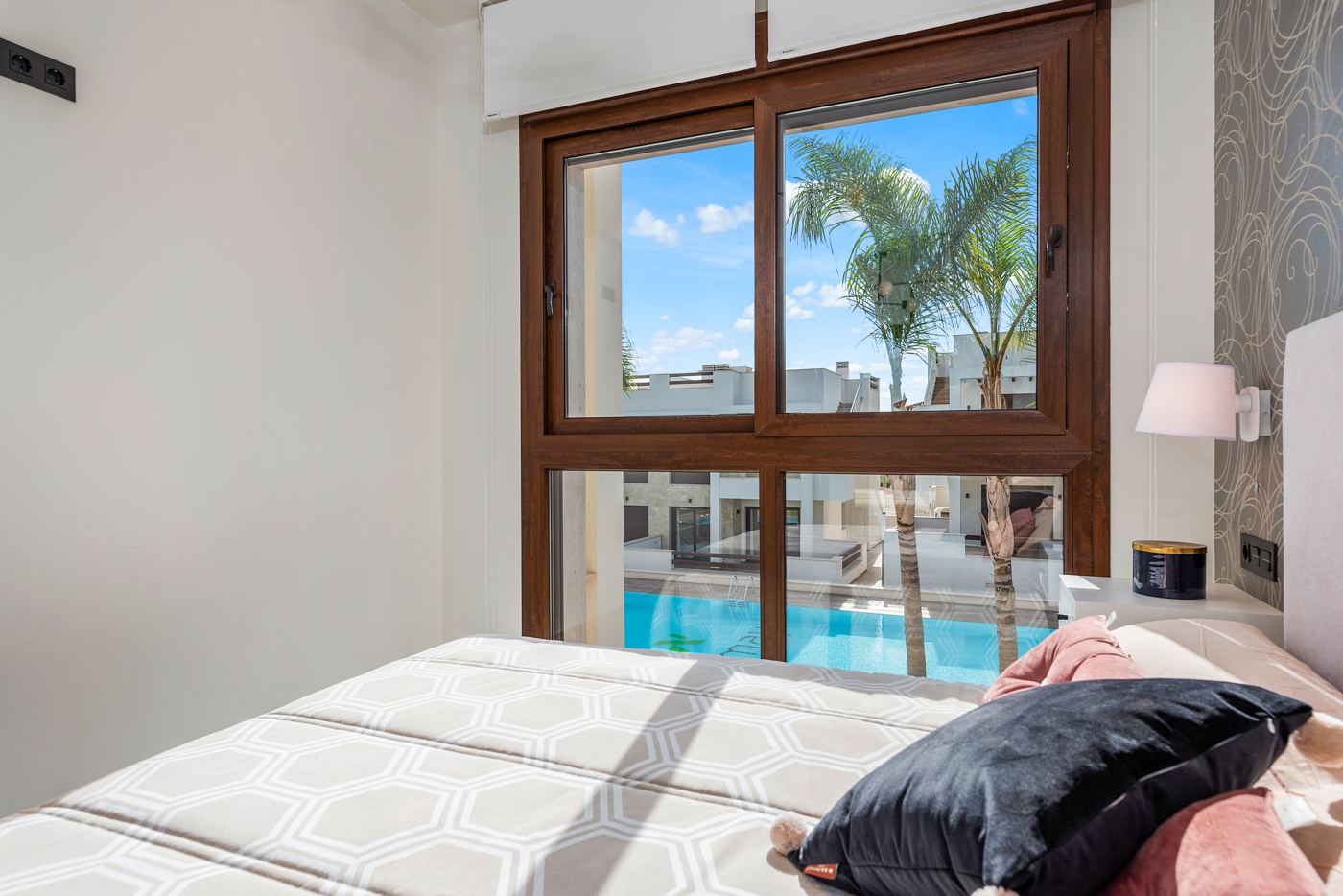 For sale - 3 Bedroom 2 Bathroom high-bungalow in Torrevieja - Torrevieja  - Alicante