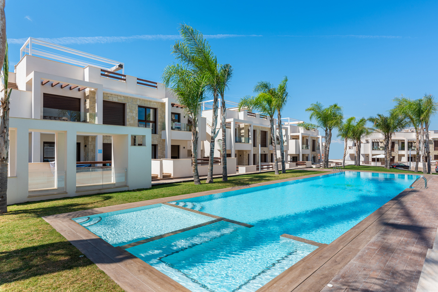 For sale - 3 Bedroom 2 Bathroom high-bungalow in Torrevieja - Torrevieja  - Alicante