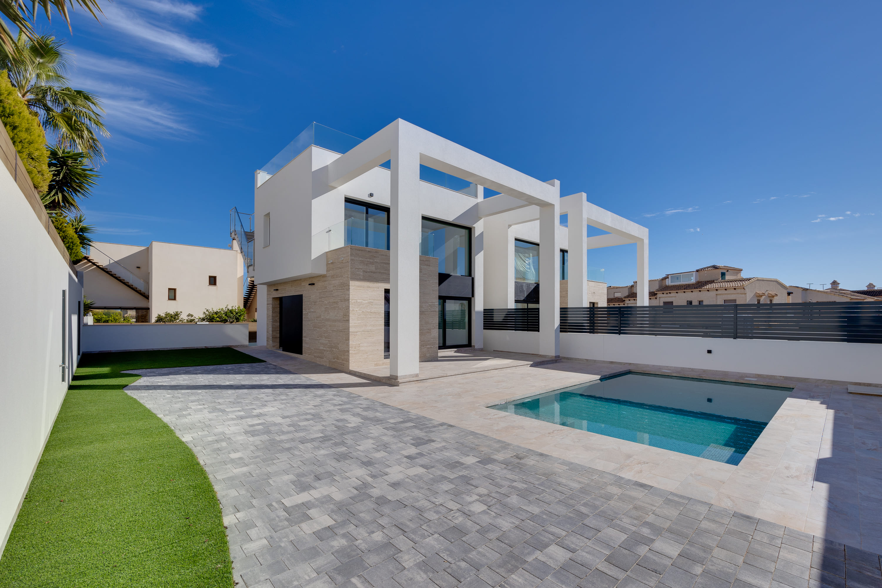 For sale - 4 Bedroom 2 Bathroom detached in Torrevieja - Torrevieja  - Alicante