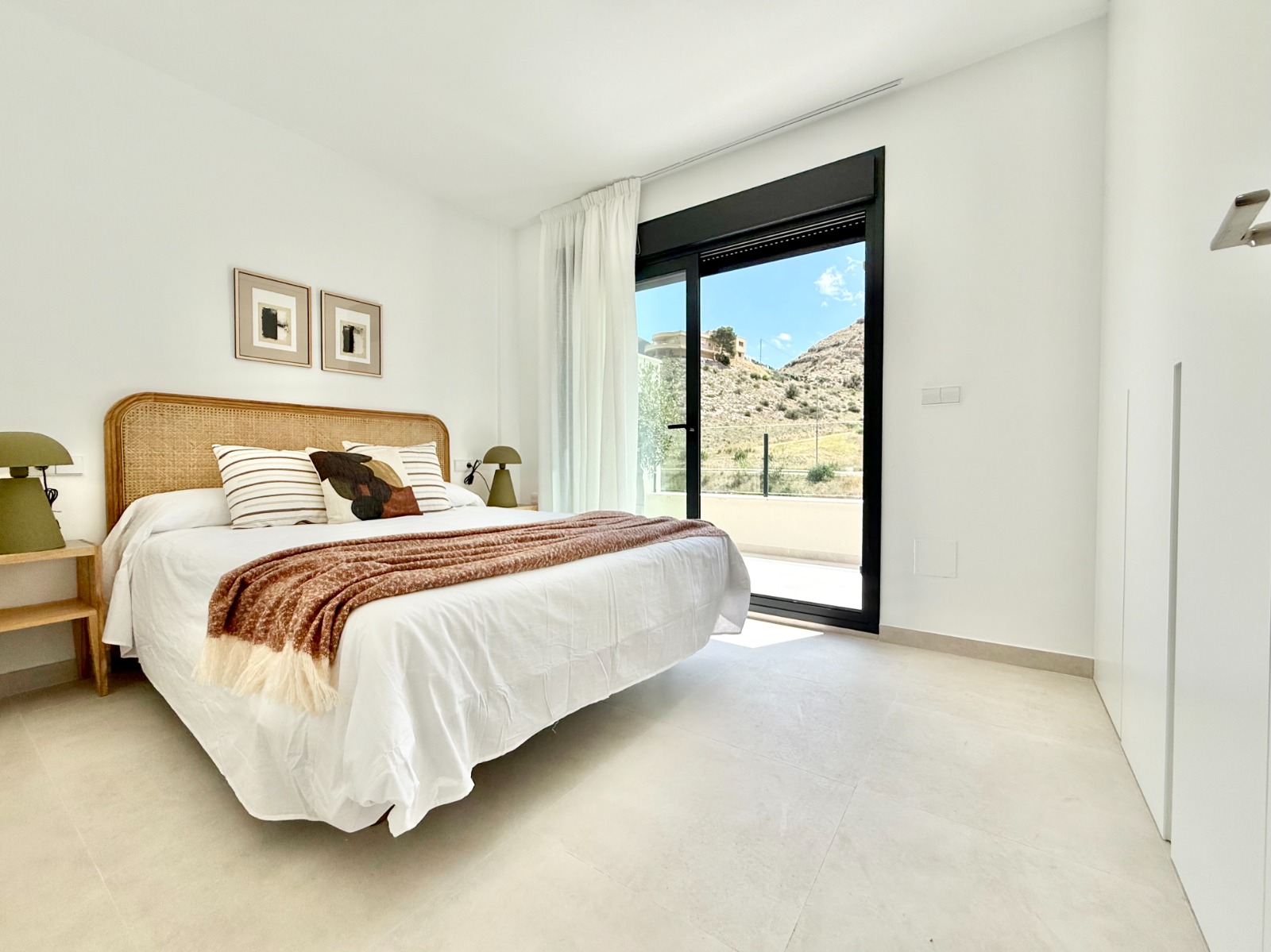 For sale - 3 Bedroom 2 Bathroom high-bungalow in Cox - Cox  - Alicante