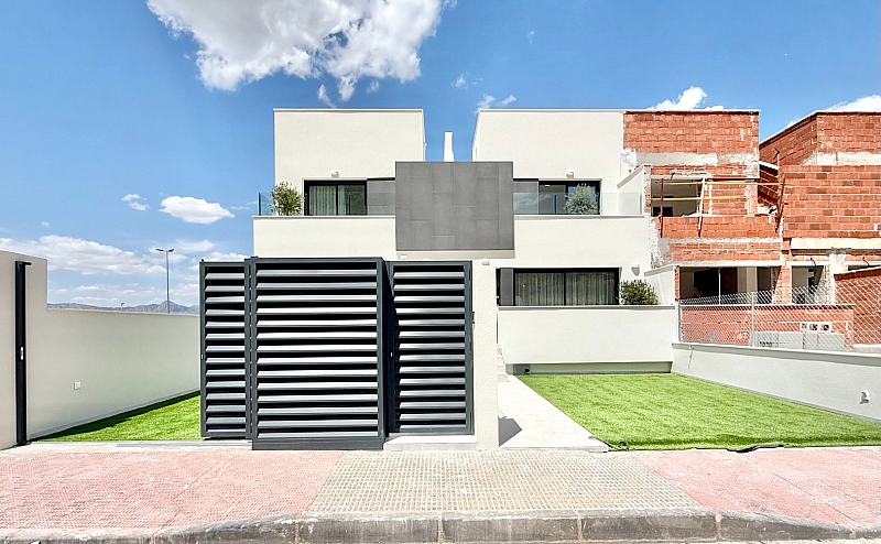3 Bedroom 2 Bathroom high-bungalow in Cox
