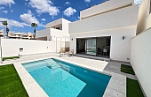 3 Bedroom 2 Bathroom detached in Orihuela Costa