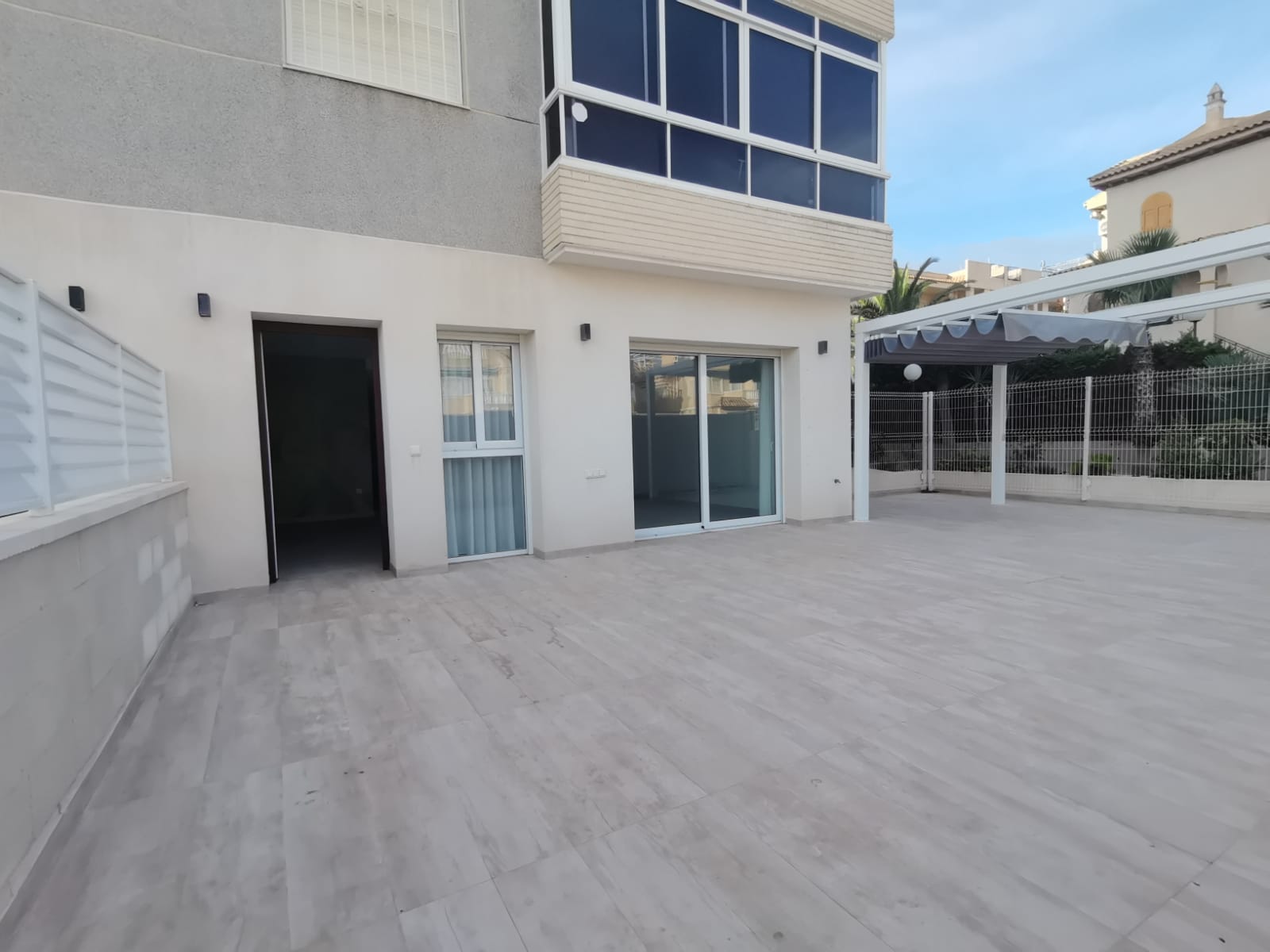 For sale - 3 Bedroom 2 Bathroom ground-floor in Torrevieja - Torrevieja  - Alicante