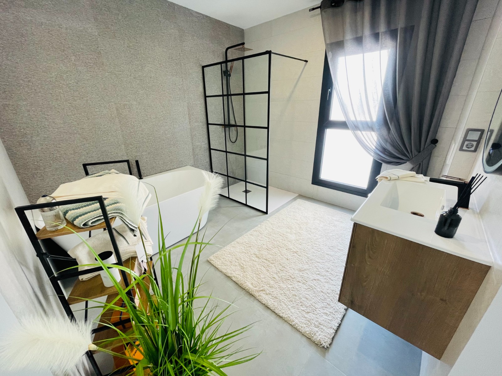 For sale - 5 Bedroom 4 Bathroom detached in Torrevieja - Torrevieja  - Alicante
