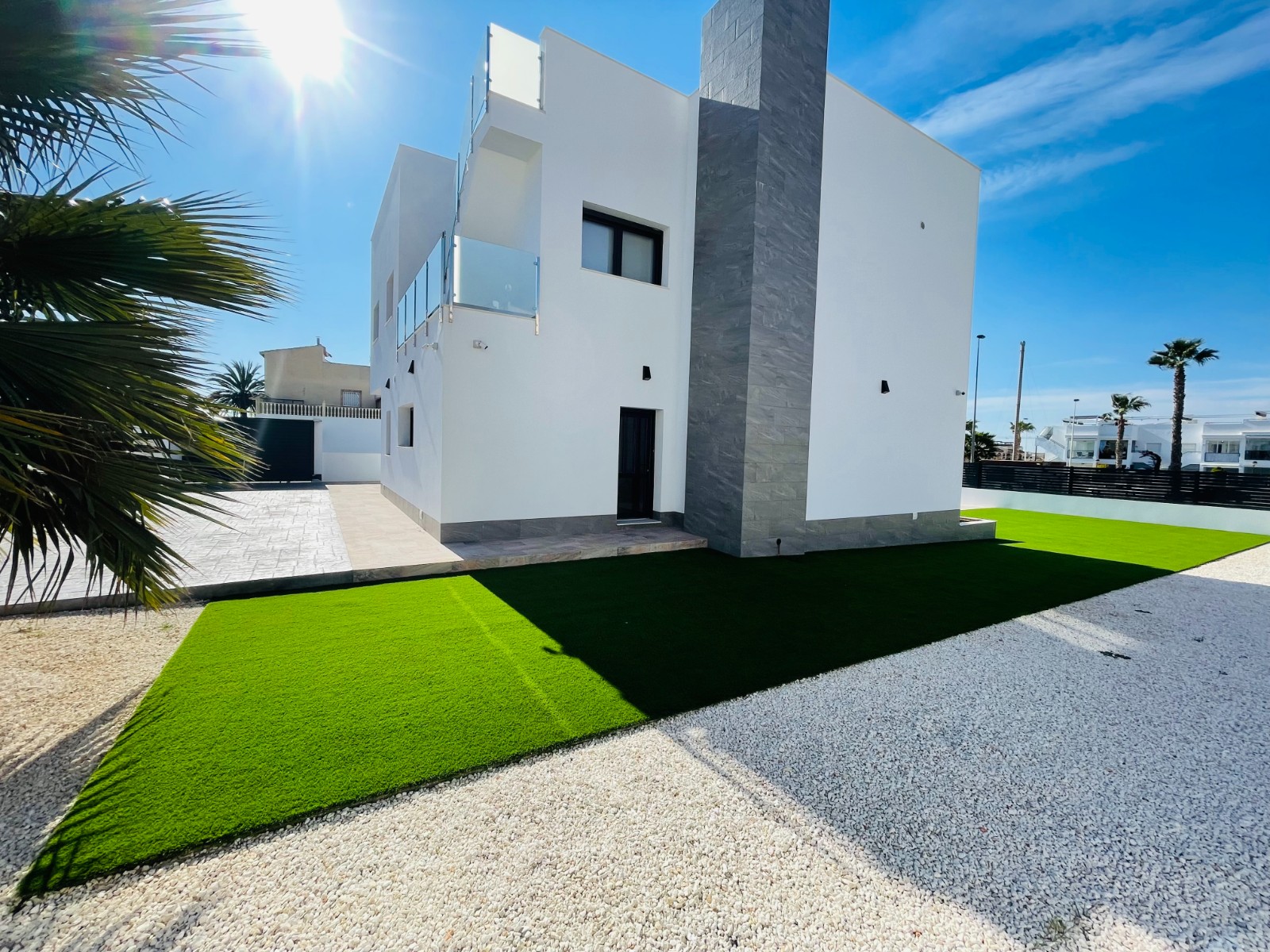 For sale - 5 Bedroom 4 Bathroom detached in Torrevieja - Torrevieja  - Alicante
