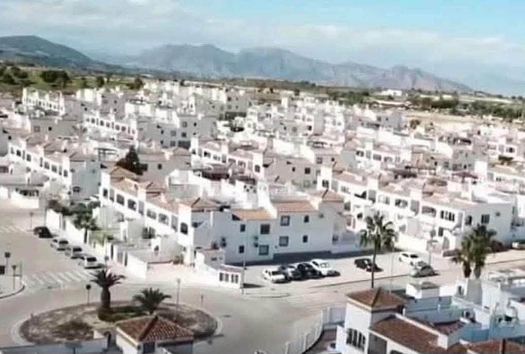 For sale - STUNNING 3 BED 2 BATH QUAD ENTRE NARANJOS -  - Alicante
