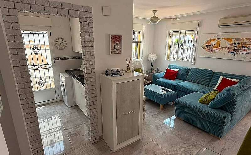 STUNNING 3 BED 2 BATH QUAD ENTRE NARANJOS
