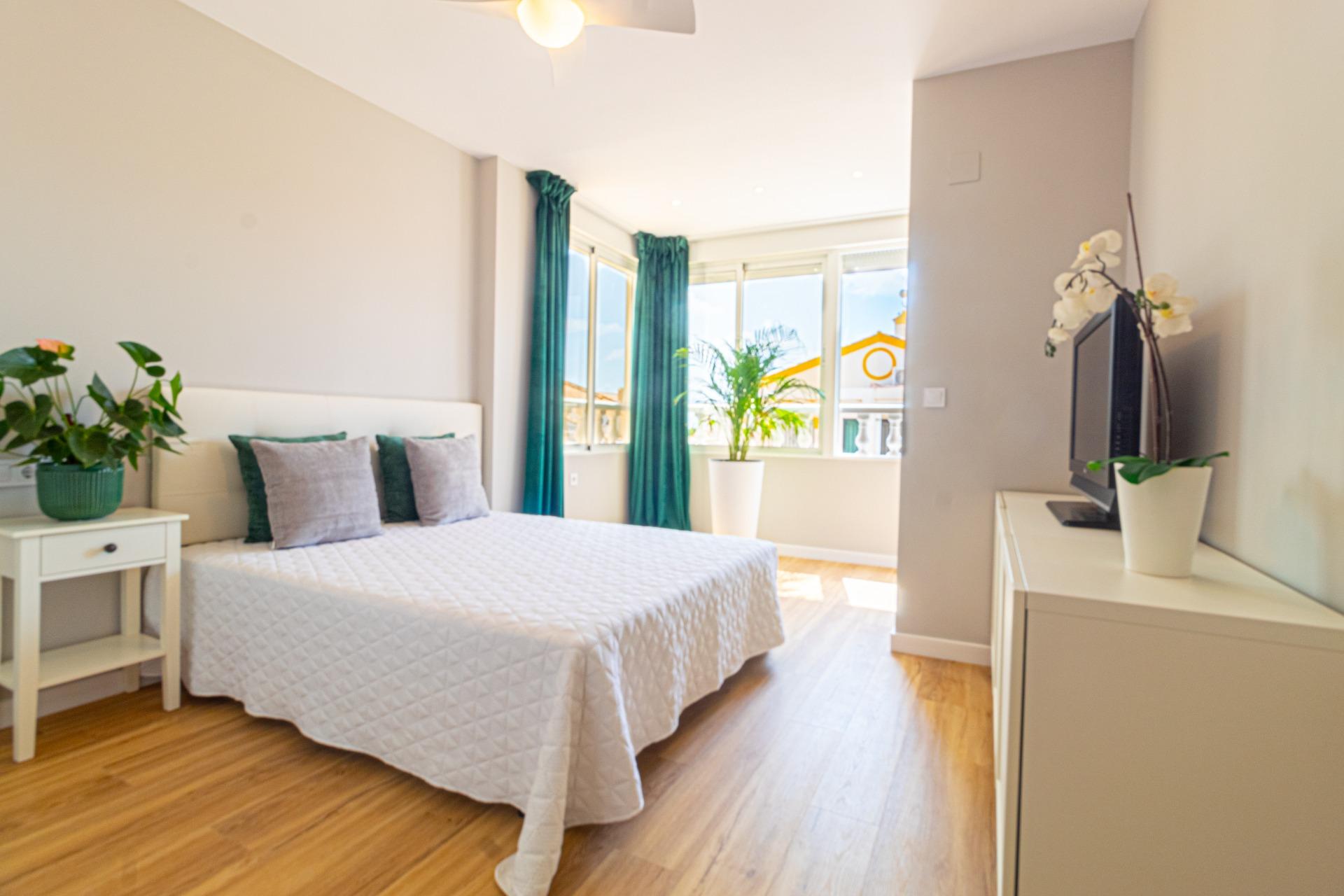 For sale - 3 Bedroom 2 Bathroom Terraced house in Torrevieja - Los altos  - Alicante