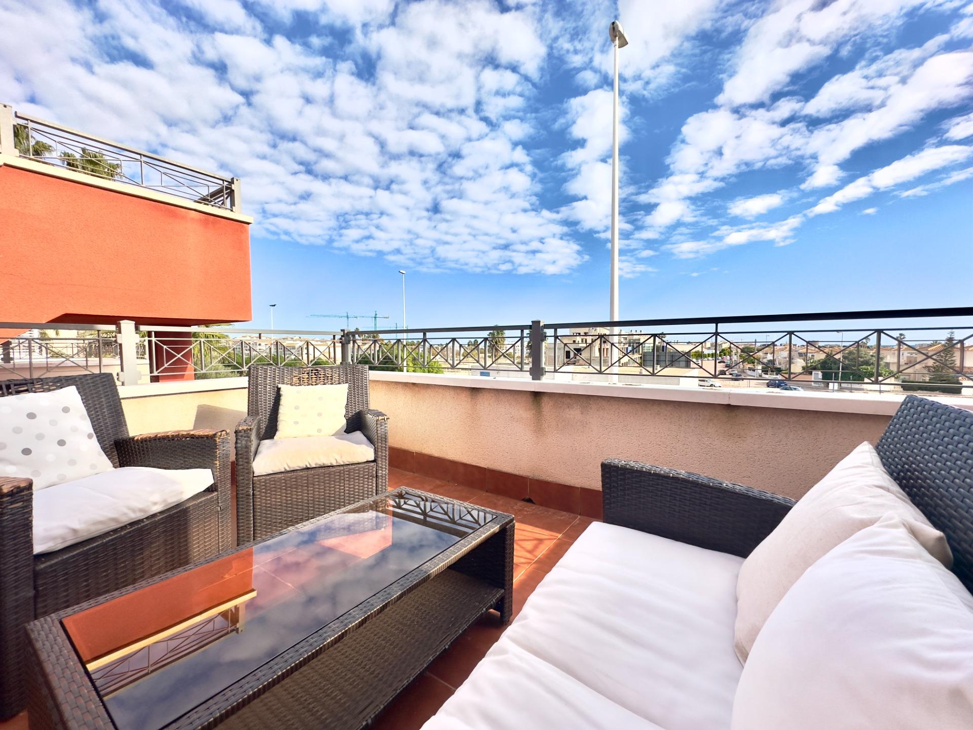 For sale - 2 Bedroom 1 Bathroom Penthouse in Orihuela Costa - Playa Flamenca  - Alicante