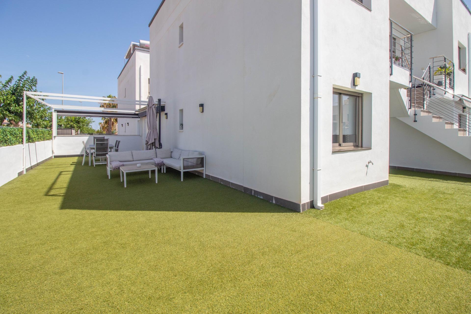 For sale - 2 Bedroom 2 Bathroom Bungalow in Pilar de la Horadada - Torre de la Horadada  - Alicante