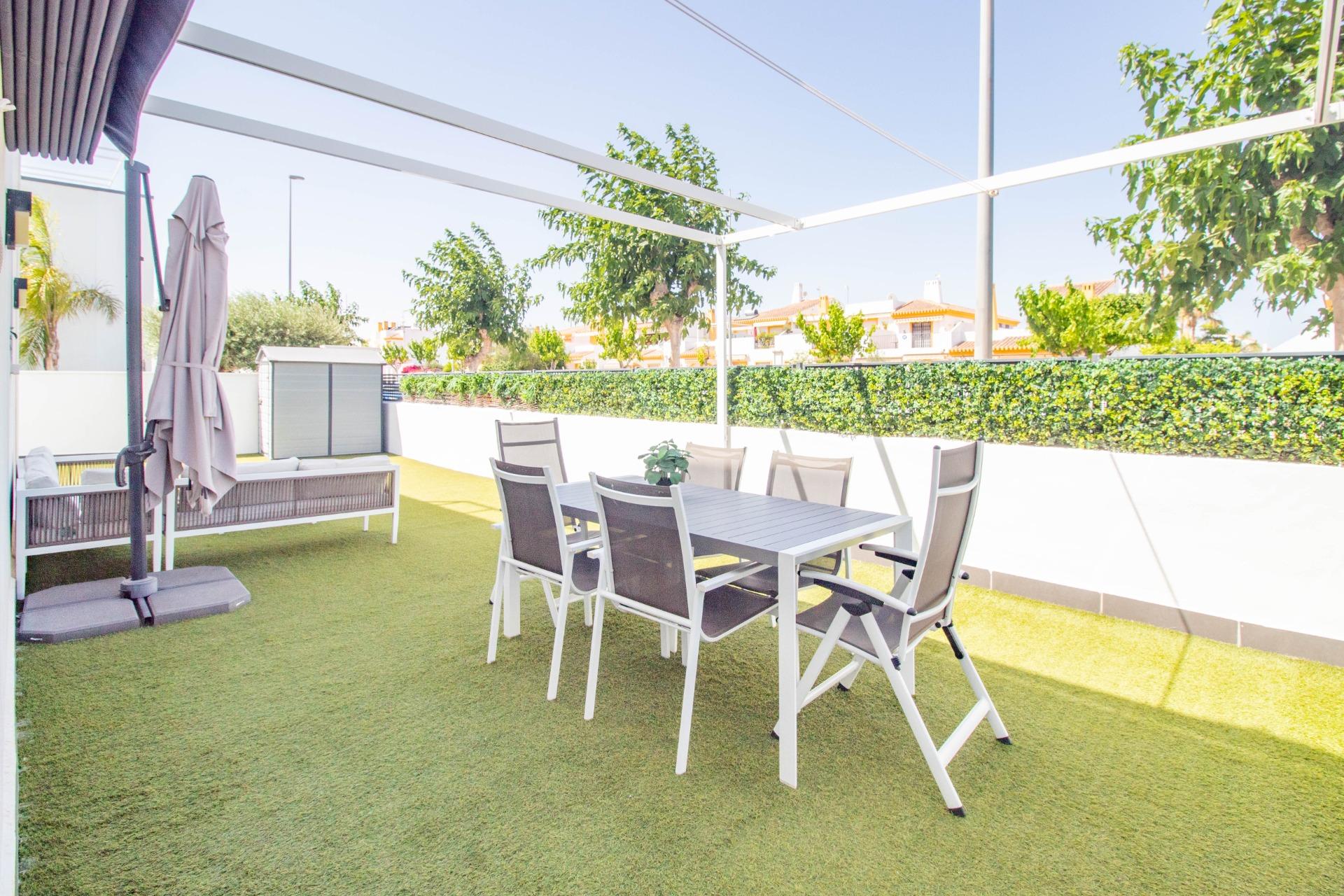 For sale - 2 Bedroom 2 Bathroom Bungalow in Pilar de la Horadada - Torre de la Horadada  - Alicante