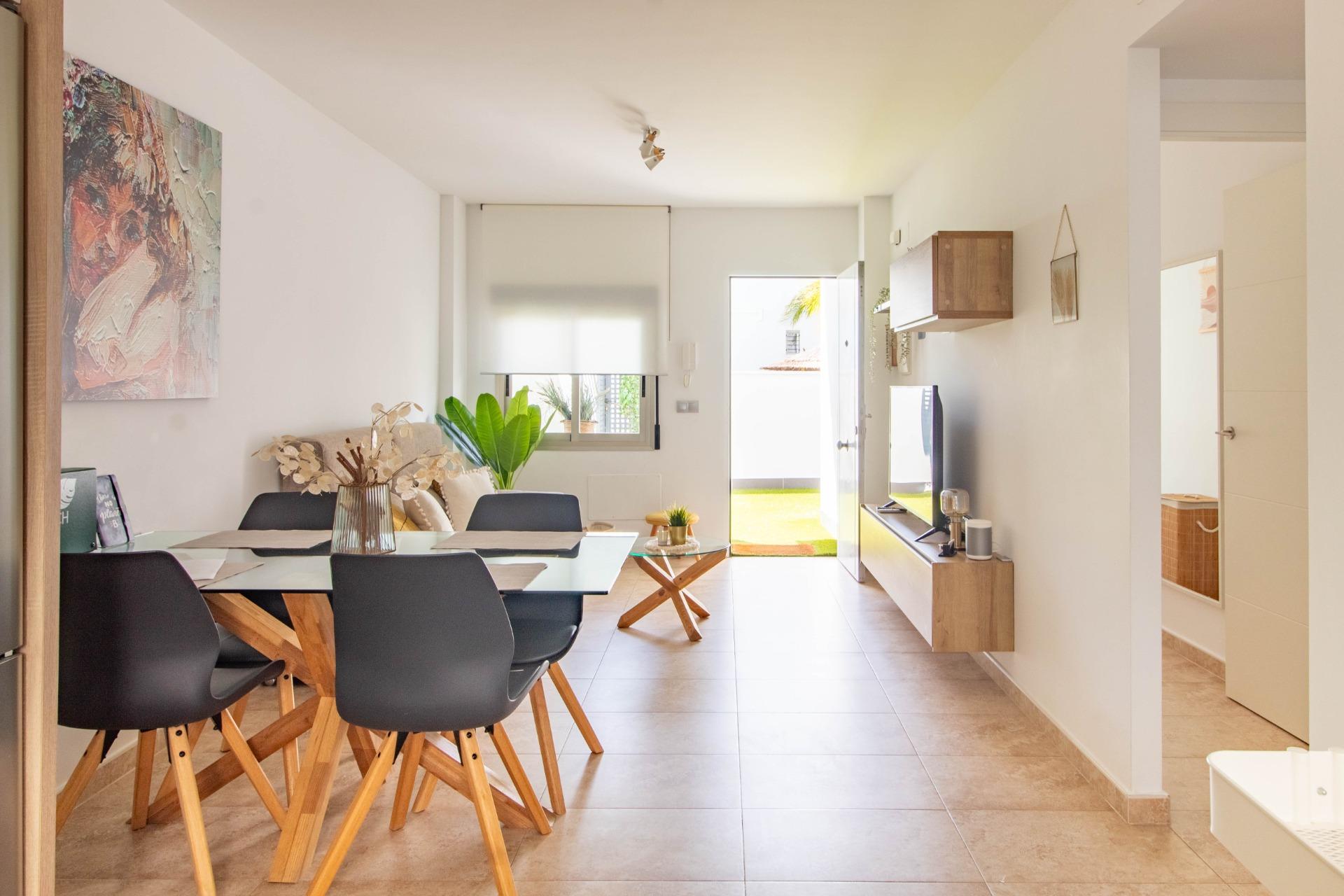 For sale - 2 Bedroom 2 Bathroom Bungalow in Pilar de la Horadada - Torre de la Horadada  - Alicante