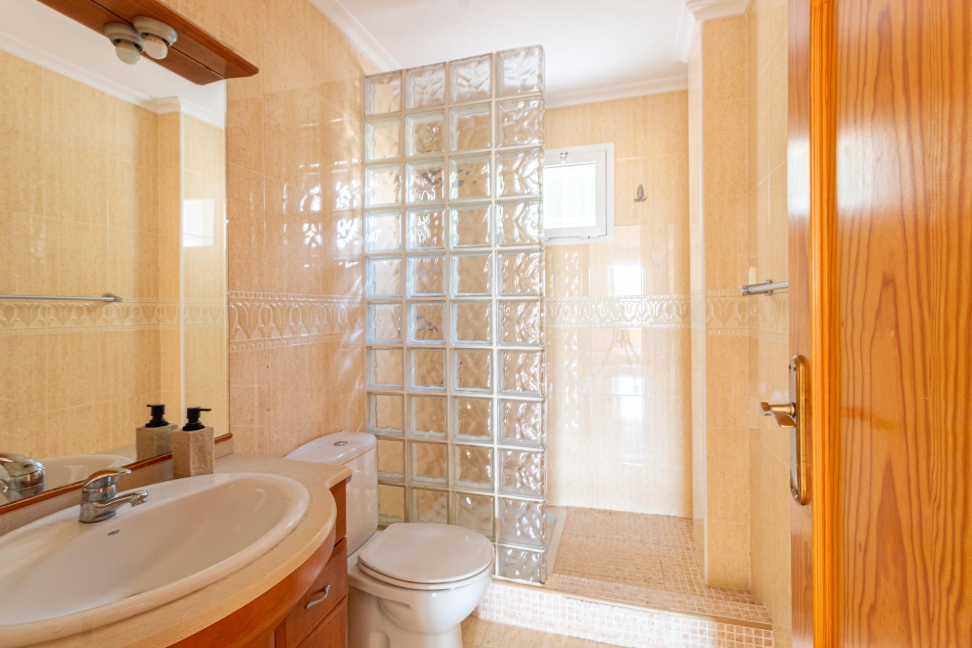 For sale - 3 Bedroom 2 Bathroom Bungalow in Orihuela Costa - Punta Prima  - Alicante