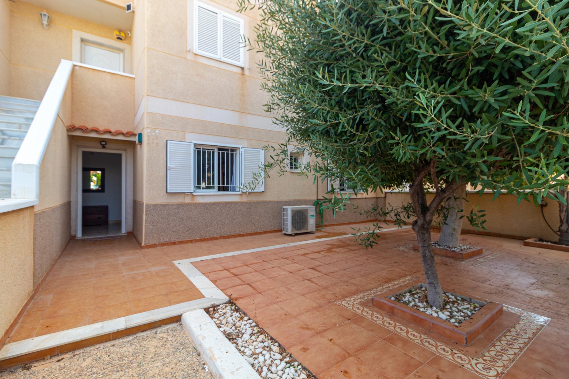 For sale - 3 Bedroom 2 Bathroom Bungalow in Orihuela Costa - Punta Prima  - Alicante