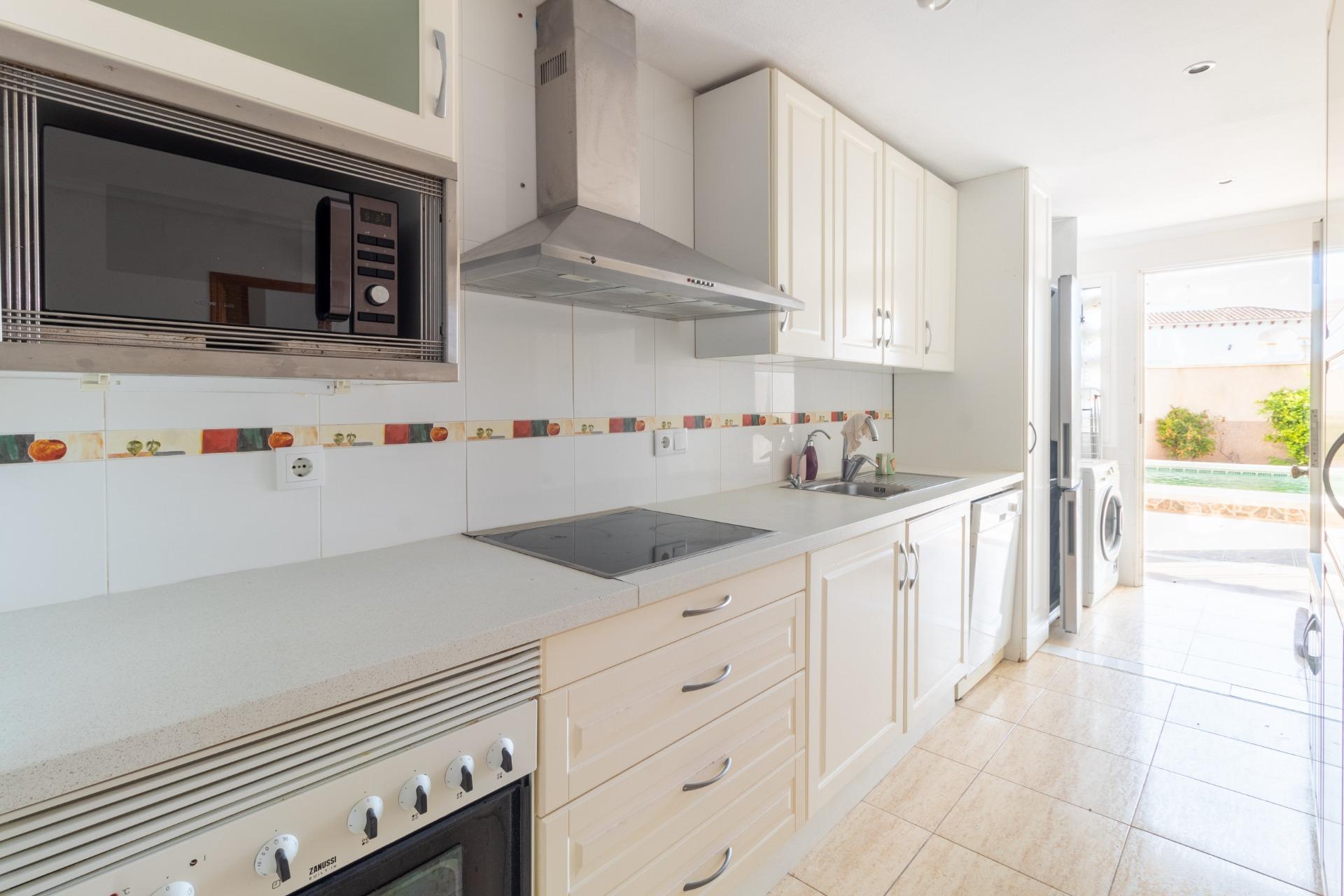 For sale - 3 Bedroom 2 Bathroom Bungalow in Orihuela Costa - Punta Prima  - Alicante