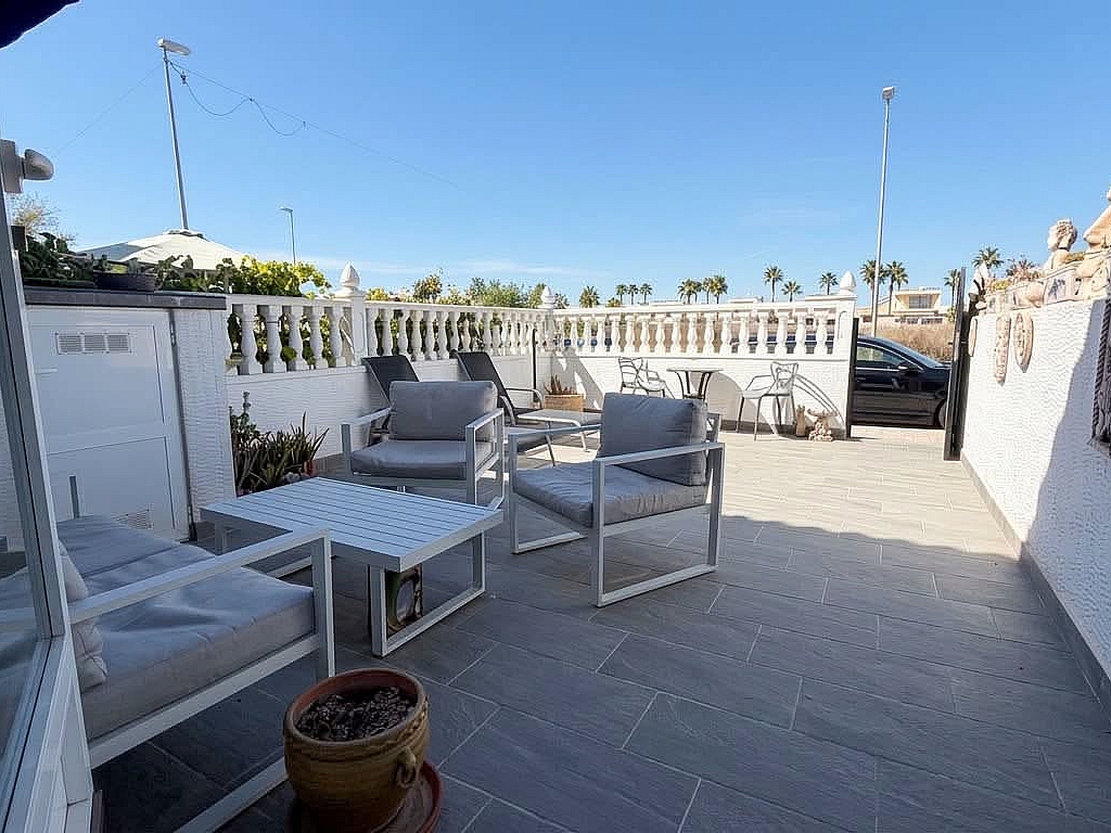For sale - 2 BED 1 BATH GROUND FLOOR APARTMENT ENTRE NARANJOS -  - Alicante