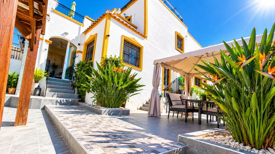 For sale - STUNNING 3 BED 2 BATH QUAD ENTRE NARANJOS -  - Alicante