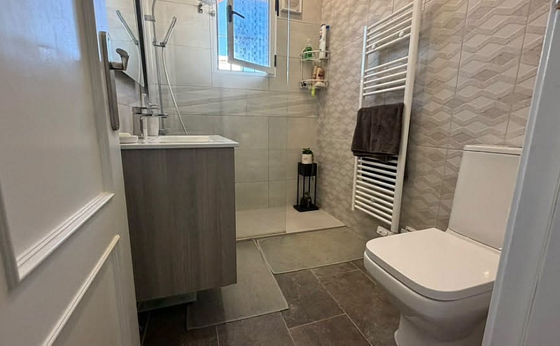 STUNNING 3 BED 2 BATH QUAD ENTRE NARANJOS