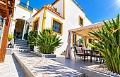 STUNNING 3 BED 2 BATH QUAD ENTRE NARANJOS