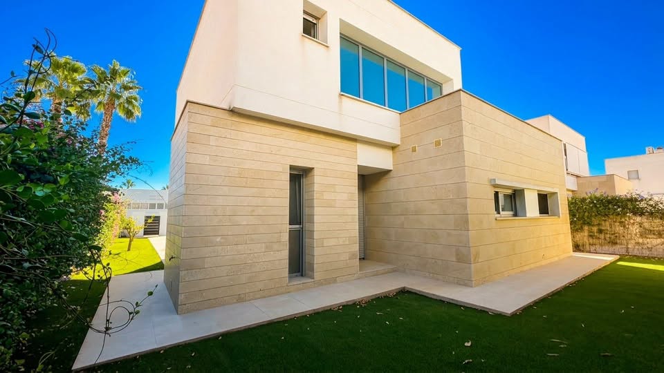 For sale - LUXURY 3BED 2 BATH VILLA VISTABELLA -  - Alicante