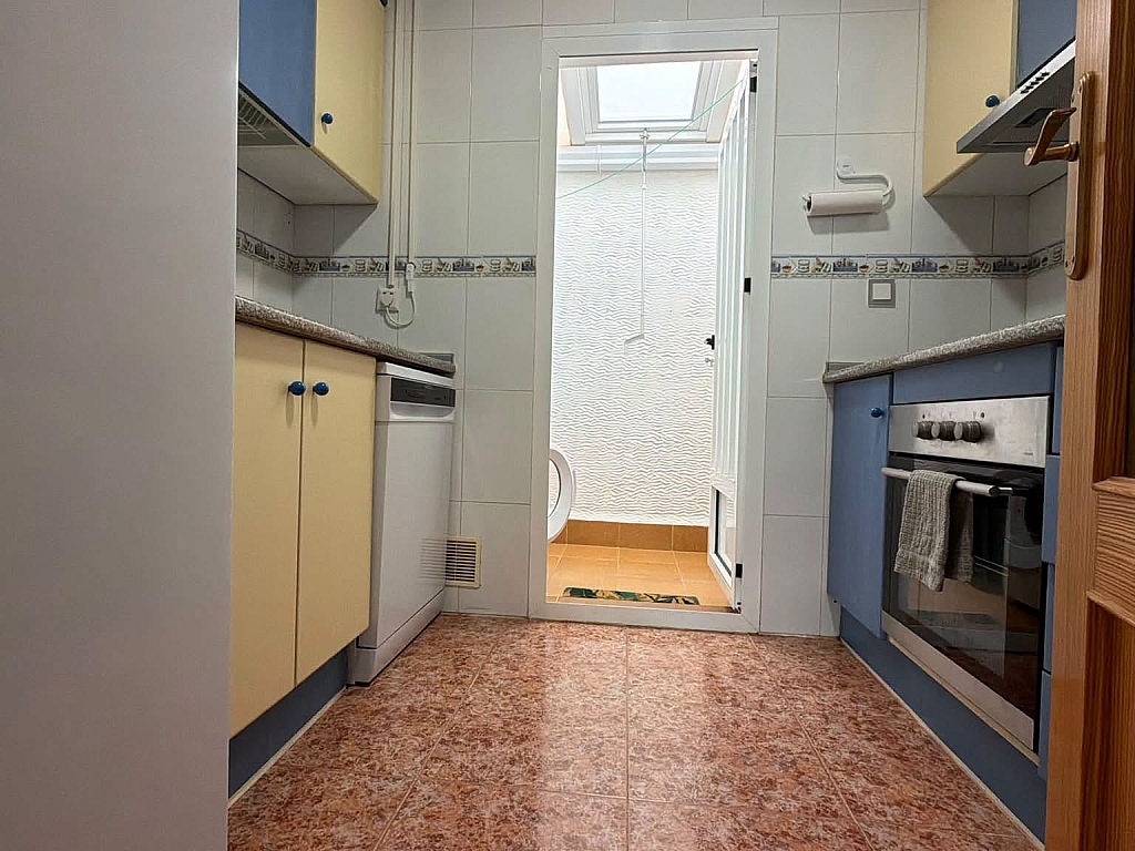 For sale - 2 BED 1 BATH GROUND FLOOR APARTMENT ENTRE NARANJOS -  - Alicante
