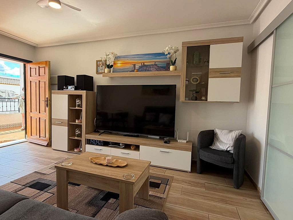 For sale - TOP FLOOR 2BED 1BATH APARTMENT ENTRE NARANJOS -  - Alicante