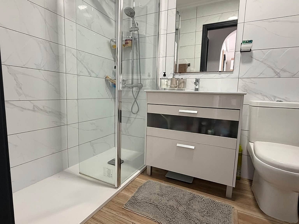 For sale - TOP FLOOR 2BED 1BATH APARTMENT ENTRE NARANJOS -  - Alicante