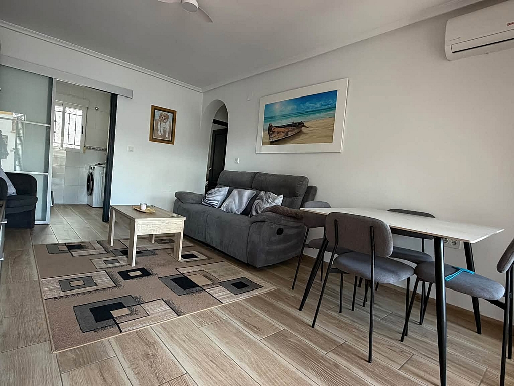 For sale - TOP FLOOR 2BED 1BATH APARTMENT ENTRE NARANJOS -  - Alicante
