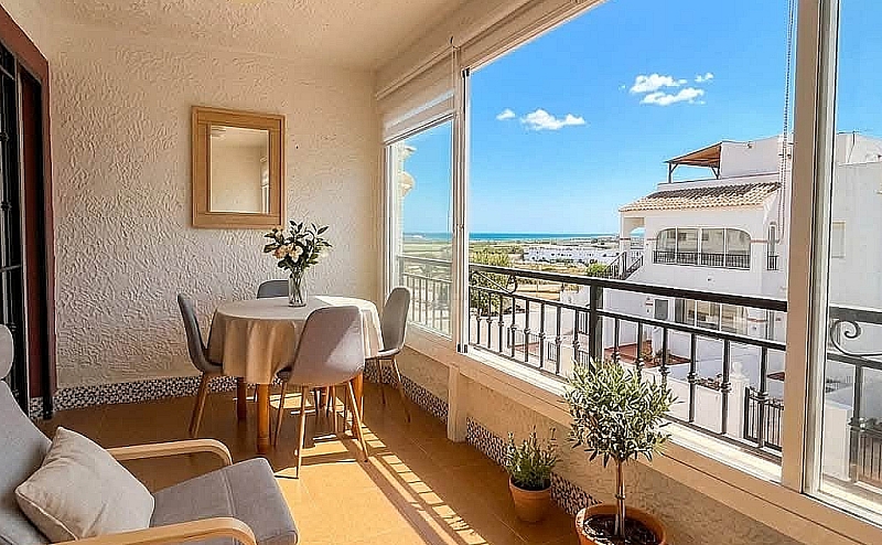 TOP FLOOR 2BED 2BATH APARTMENT ENTRE NARANJOS