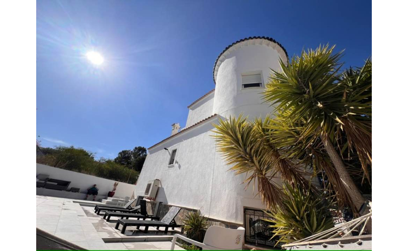 Stunning 5 Bedroom, 3 Bathroom Detached Villa - Vistabella Village